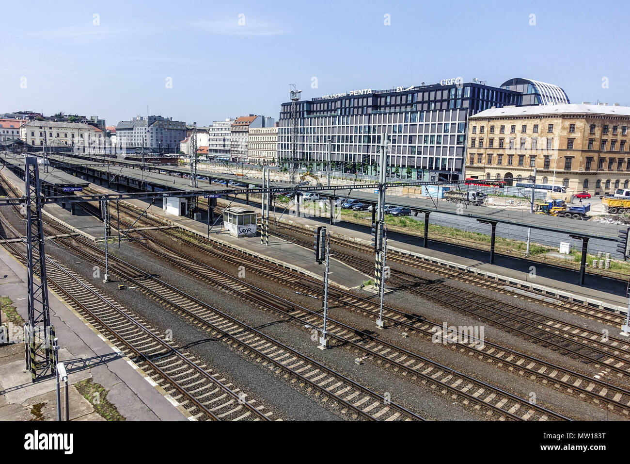 La gare Masaryk et l'Florentinum bâtiment en arrière-plan, Prague, République Tchèque Banque D'Images