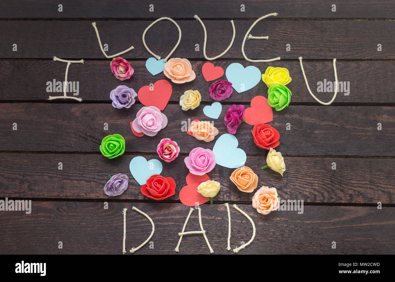 Formant le mot : j'aime papa sur l'arrière-plan. Banque D'Images