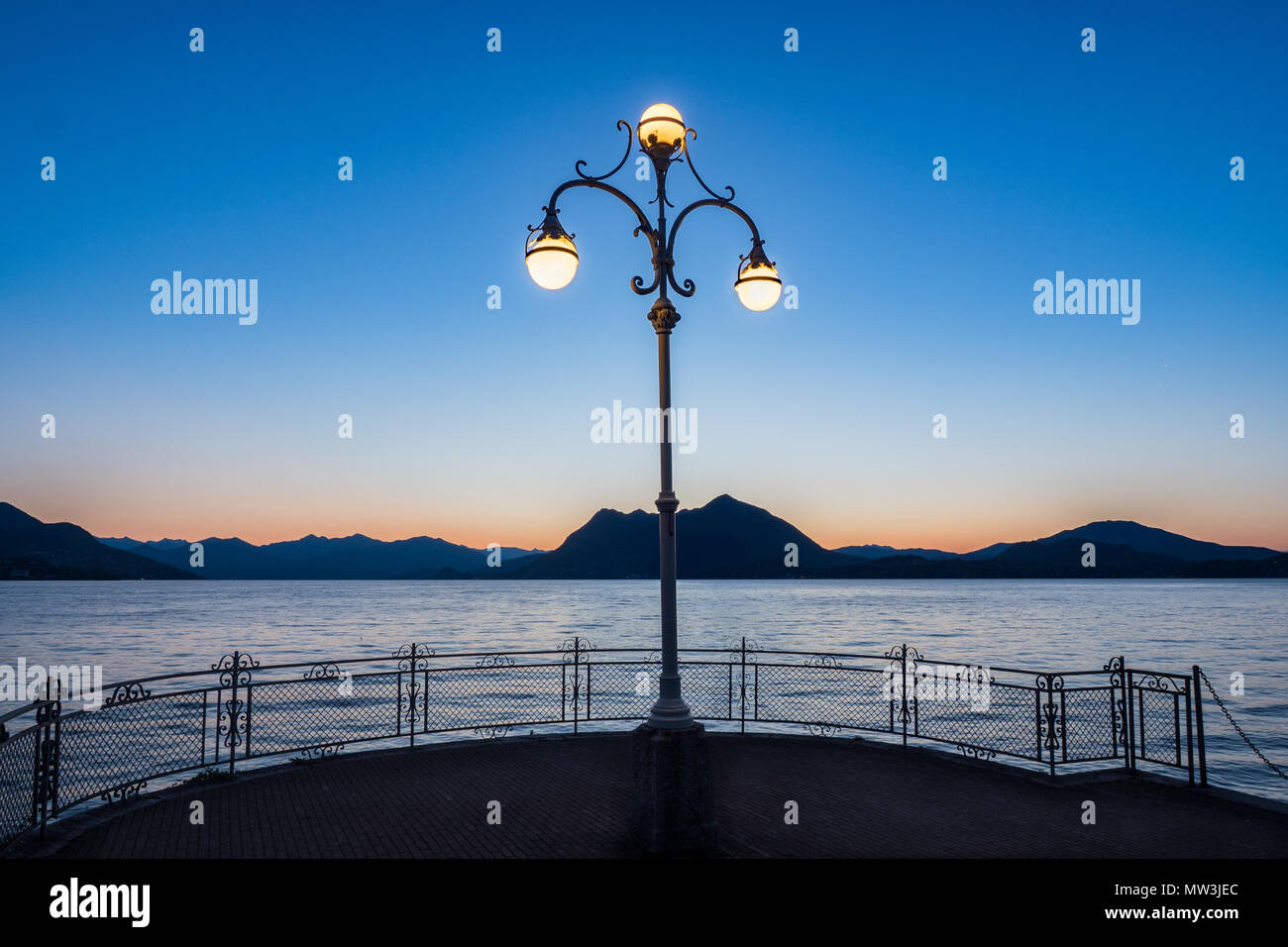 Donnant sur le lac Majeur Banque D'Images