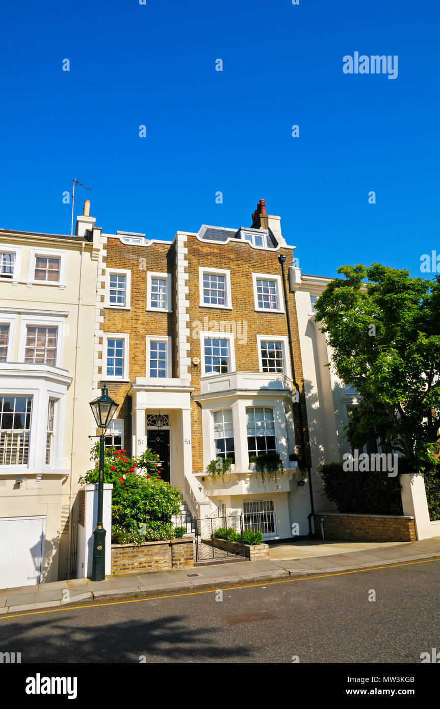 Une charmante propriété d'époque dans Victoria Road, Kensington, à l'ouest de Londres, Angleterre, RU Banque D'Images