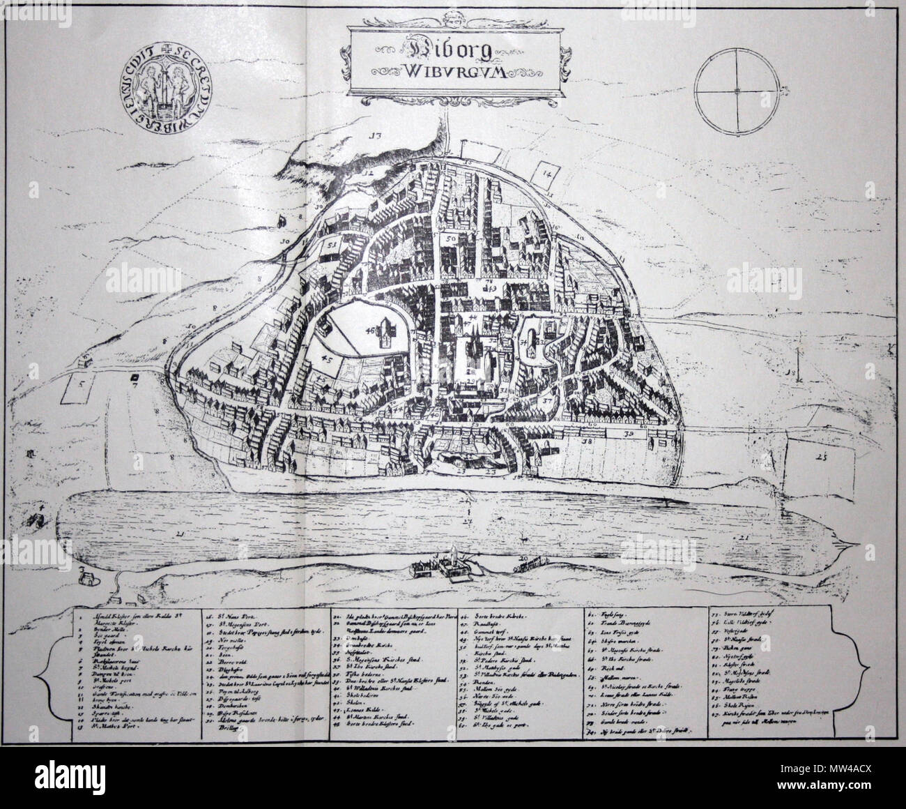 . Anglais : Site de la ville de Viborg, Danemark, d'abord publié par Peder Hansen Resen 1677. Dansk : Kort sur Viborg fra Resens Atlas 1677 Danske. Deutsch : Stadtplan von Viborg, Danemark aus dem «änisher' Atlas von Peder Hansen Resen, 1677. 21 janvier 2012. Peder Hansen Resen 1677 517 1677 Viborg Resen Banque D'Images