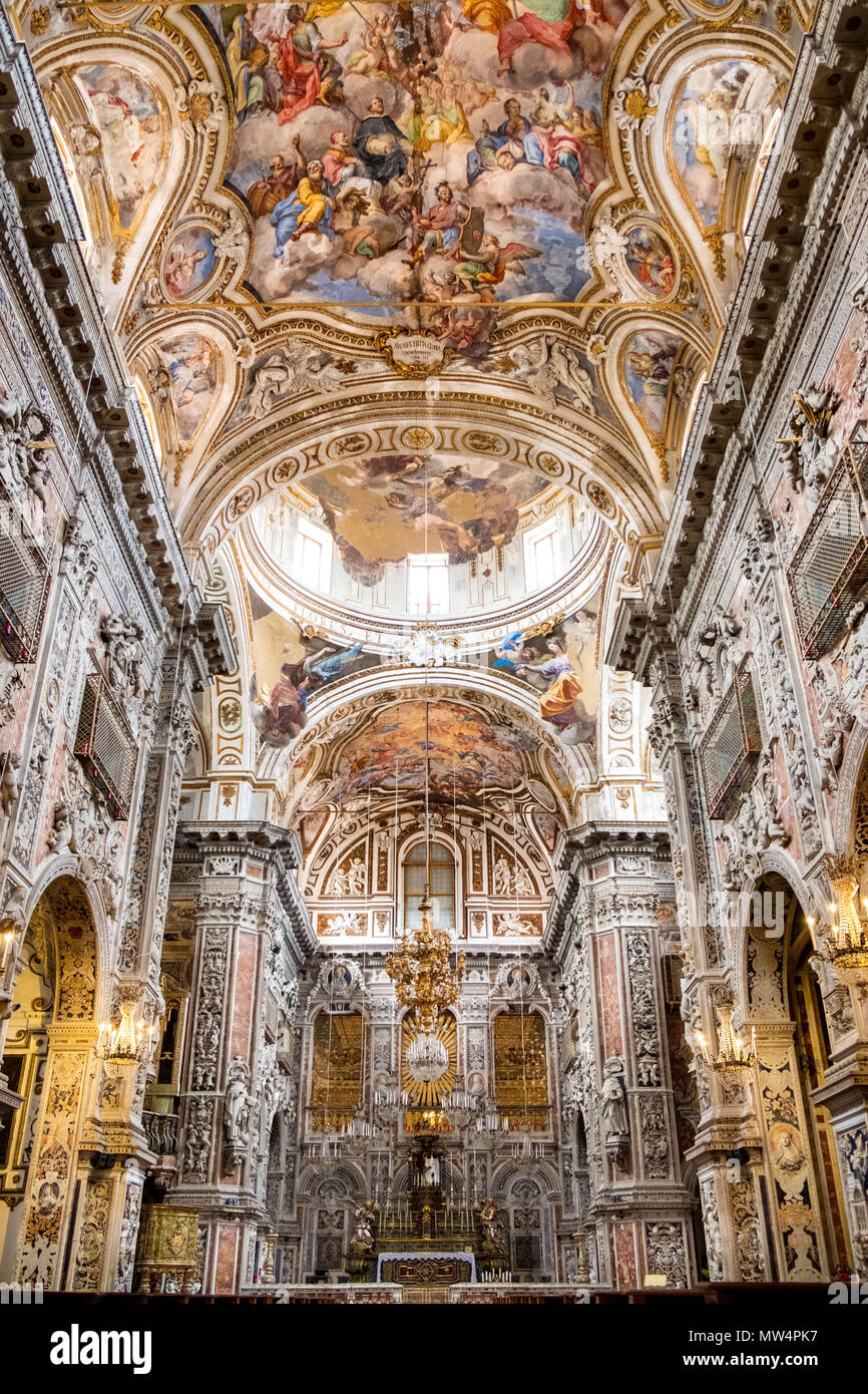 Les intérieurs, les fresques et les détails architecturaux de l'église à Palerme, Banque D'Images