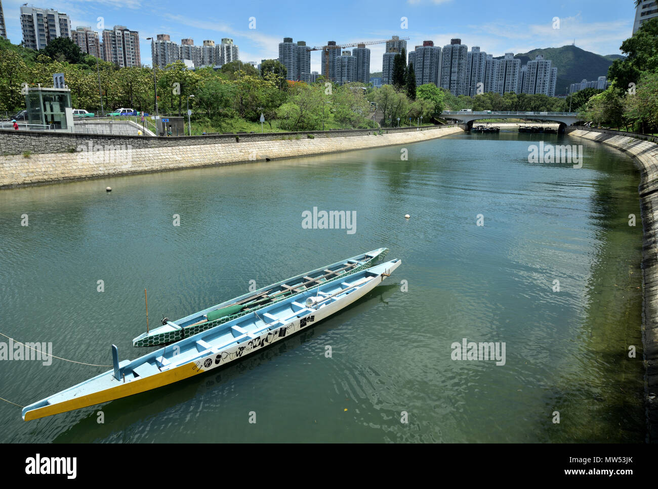 Bateaux dans la rivière Lam Tsuen, Tai Po, Hong Kong Banque D'Images