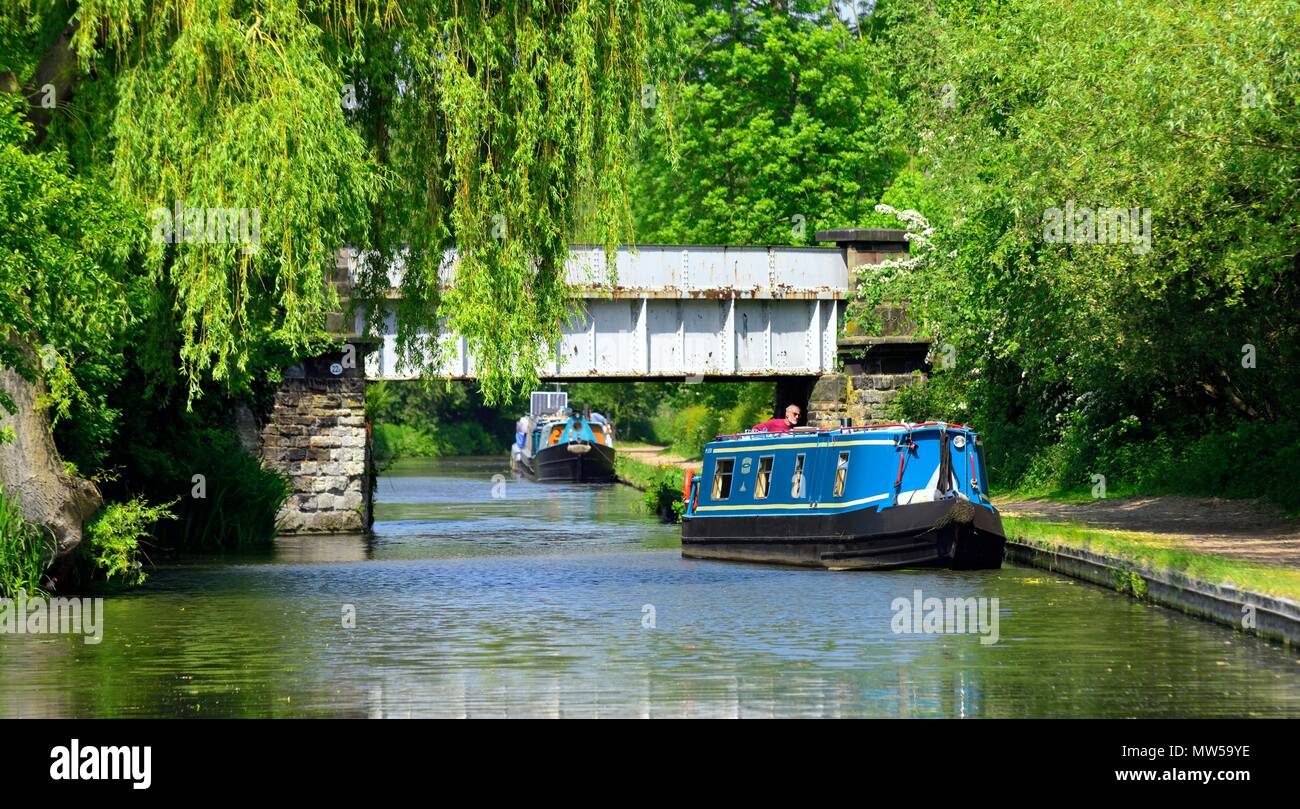Bateau sur le canal de Trent et Mersey Canal Willington Derbyshire England UK Banque D'Images