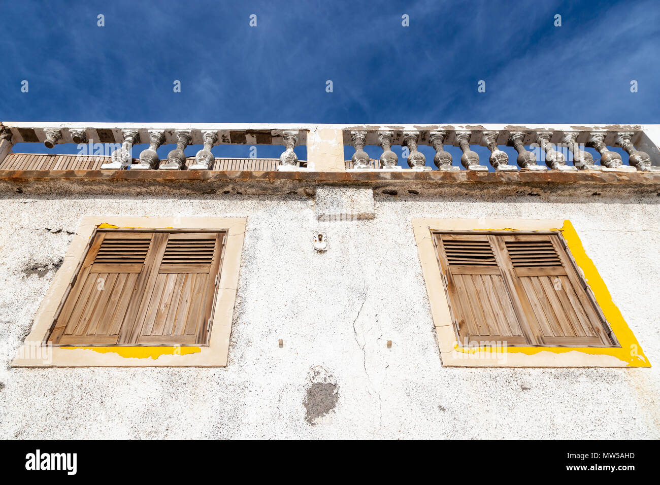 Un bâtiment abandonné dans la région de Santa Cruz, à Madère. Banque D'Images