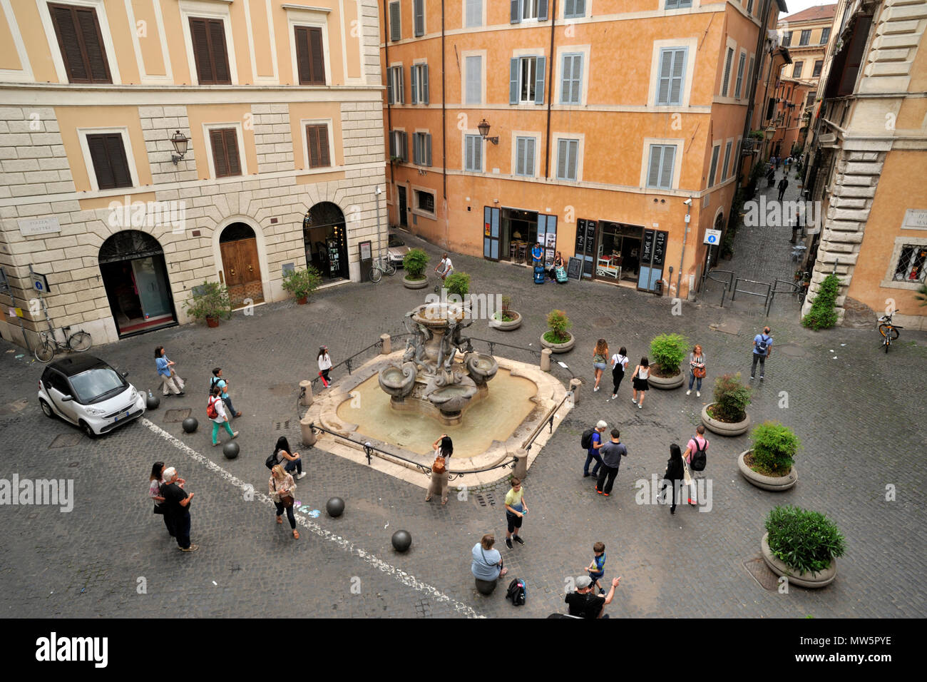 Italie, Rome, Ghetto juif, Piazza Mattei, fontaine aux tortues Banque D'Images