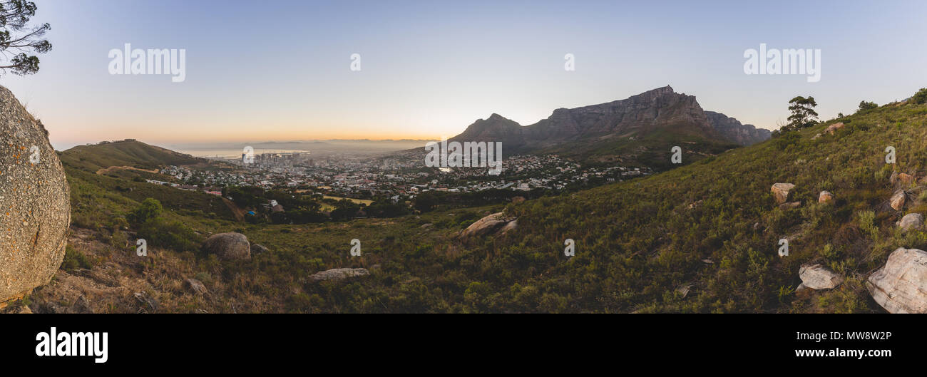 Panorama de la Montagne de la table au Cap au coucher du soleil Banque D'Images