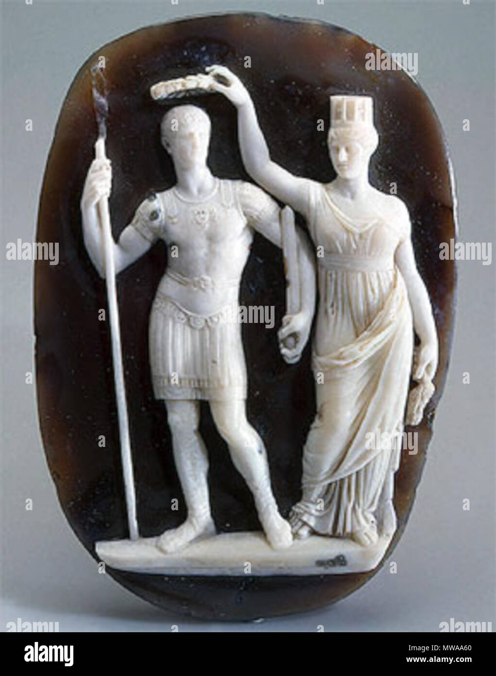 . Le Sardonyx camée représentant Constantin le Grand couronné par Constantinople, 4e siècle 18.5 x 12.2cm [1] . Ce fichier n'est pas informations sur l'auteur. 141 Constantine-cameo Banque D'Images