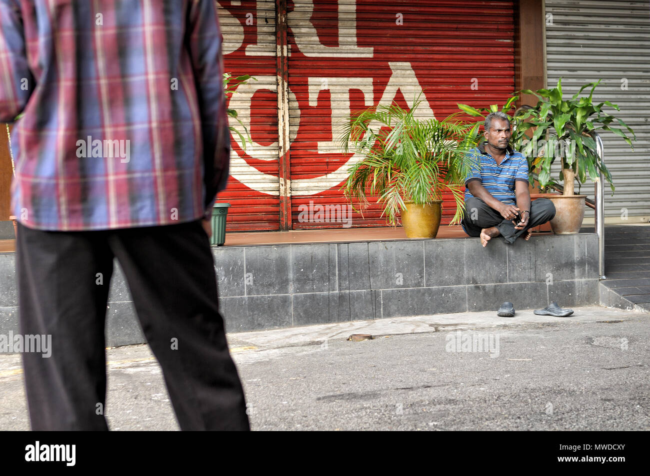 Deux hommes dans le quartier de Brickfields (Little India) de Kuala Lumpur, Malaisie Banque D'Images