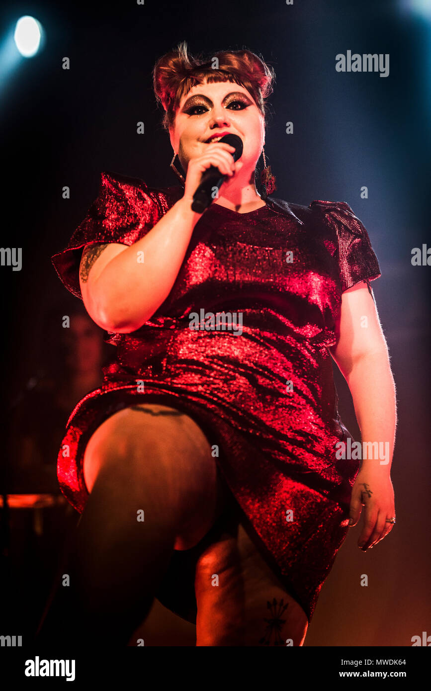 Brighton, East Sussex. 31 mai 2018. La chanteuse américaine Beth Ditto, connu pour la bande de façade les ragots, effectue sa braderie show à Concorde2. Credit : Francesca Moore/Alamy Live News Banque D'Images