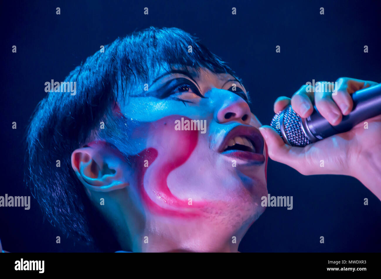 La nouvelle musique espagnol relevation Chenta Tsai aka. "Puto" effectués à Chino Cochino l'ouverture du festival de cette année « Darthvaders y Princesas" (Princeses et Darthvaders) à la Casa Encendida à Madrid, la célébration de la culture queer et droits LGTB. Credit : Lora Grigorova/Alamy Live News Banque D'Images