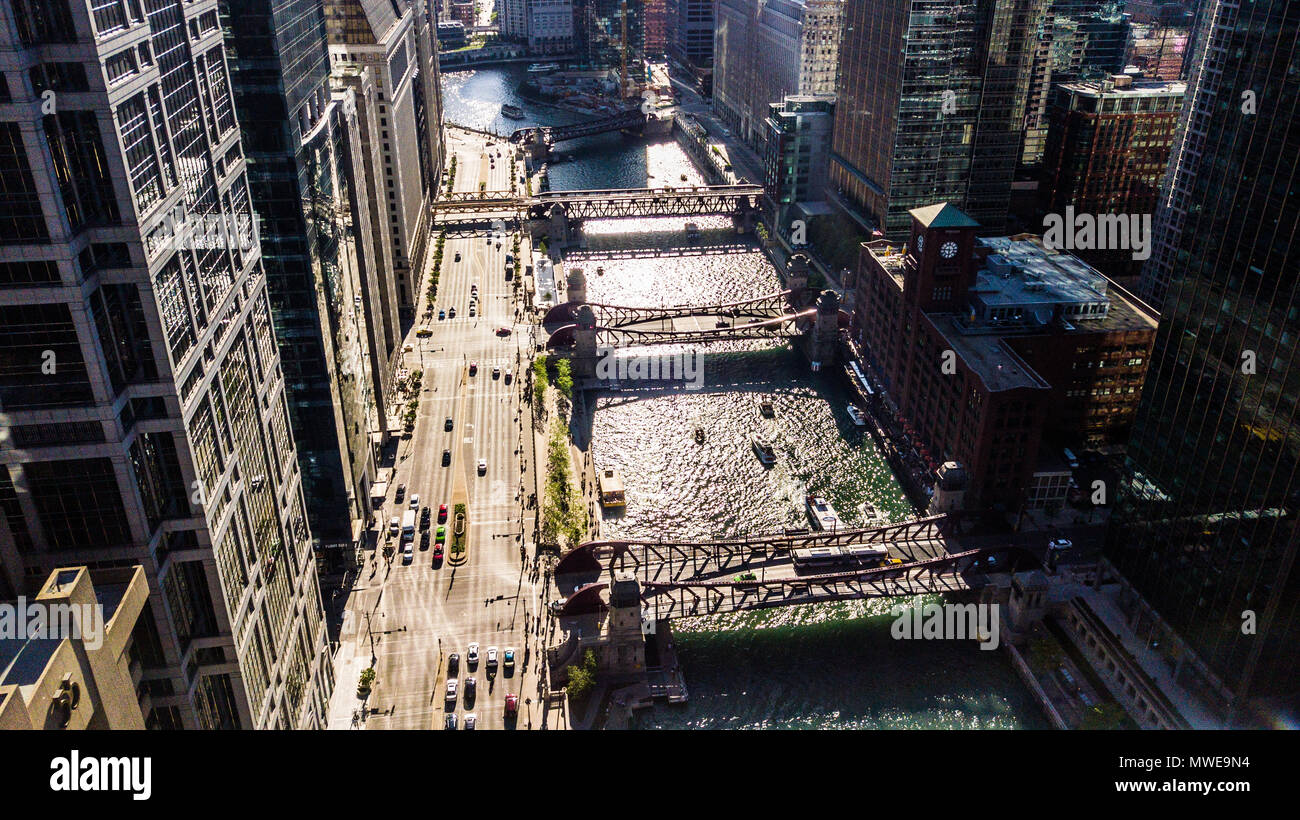 Riverwalk et de ponts sur la rivière Chicago, rivière de Chicago, Chicago, Illinois, USA, Dearborn st, Clark st et LaSalle st ponts Banque D'Images