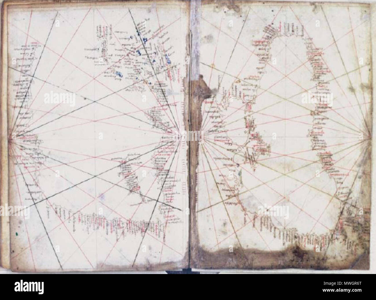 . Anglais : La septième et huitième feuilles de la huit feuilles Tammar Luxoro Atlas, un ensemble de tableaux, portolan italien anonyme qui aurait été faite par le cartographe vénitien Francesco de Cesanis, quelque temps avant 1421, et détenus par la Biblioteca Civica Berio à Gênes, en Italie. Feuille 7 (orienté vers le haut sur l'Ouest) représente la Méditerranée orientale (delta du Nil, la côte levantine, le sud de l'Anatolie), feuille 8 (orienté vers le haut sur l'Est) représente la Mer Noire. . Début du 15ème C. (pré-1421). Anonymous (attrib. Francesco de Cesanis) 382 feuilles 7 Atlas Luxoro &AMP ; 8 Banque D'Images