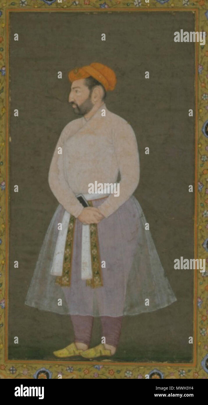 . Anglais : Mir Jumla est représenté debout face à gauche sur un sol brun. Une frontière terrestre de l'or qui l'entoure est rempli de versets ornementées en persan coupé d'une autre feuille et coller sur la page. La frontière extérieure de couleur indigo est rempli de plantes d'or. vers 1625 (fait). Shiv Das (peint par Mir Jumla) 419 Banque D'Images
