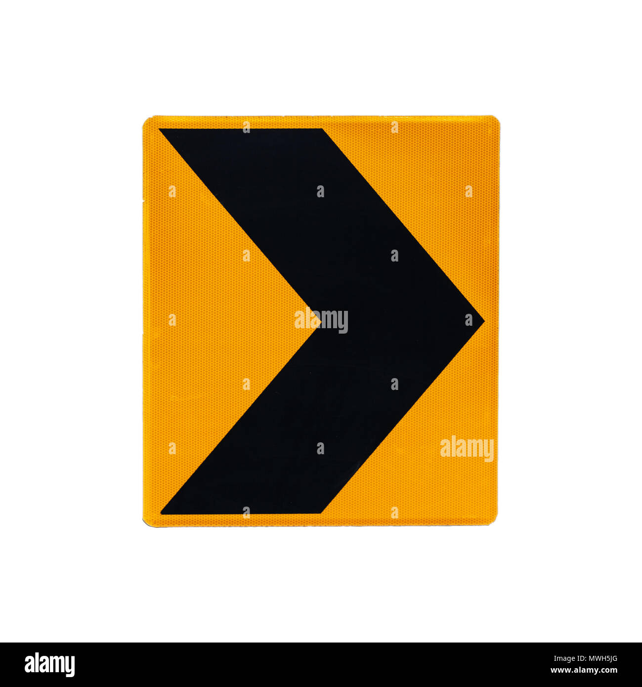 Tournez à droite dangereux, jaune noir road sign isolated on white Banque D'Images