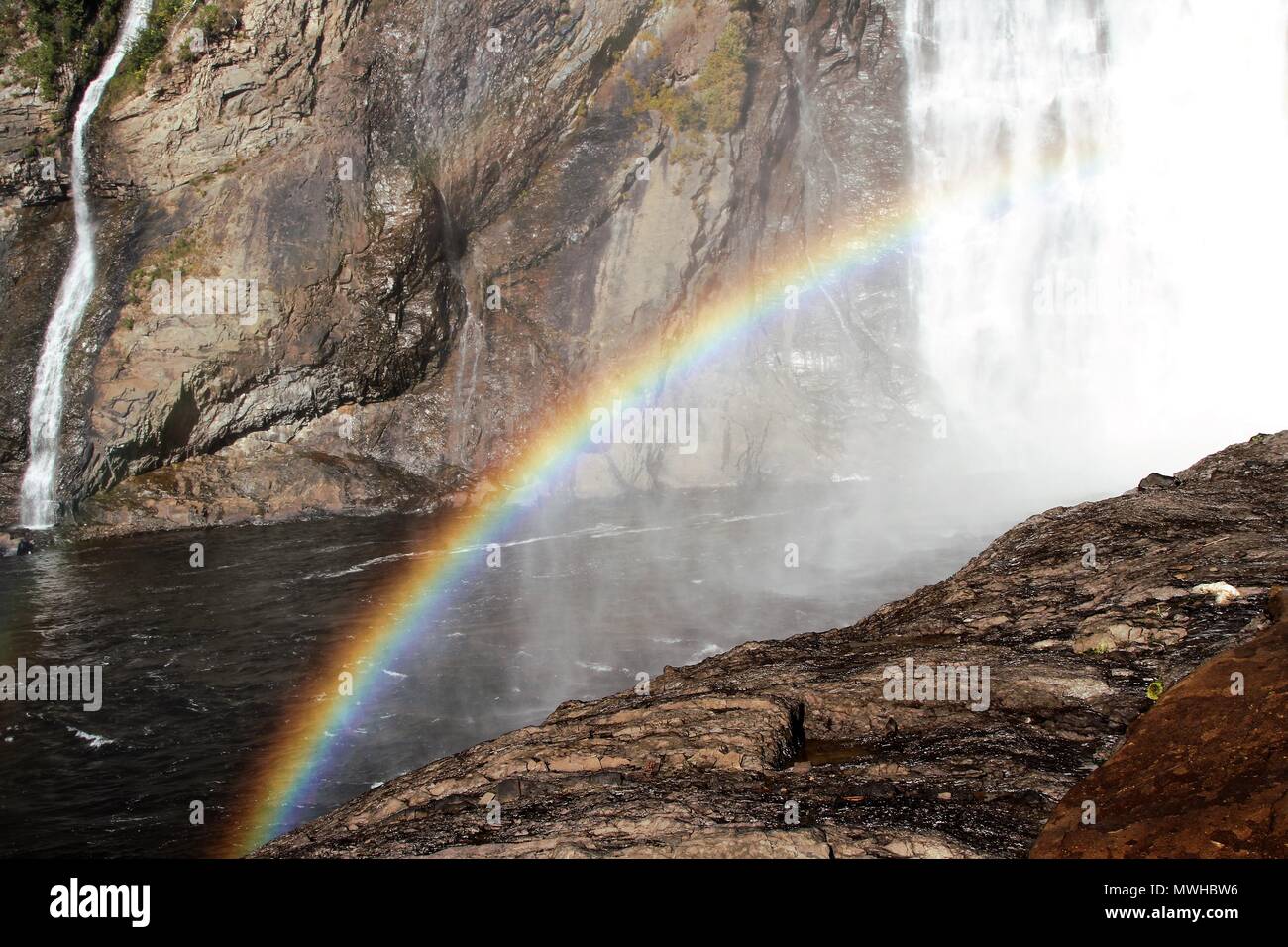 Chute d'eau à Montmorency avec rainbow Banque D'Images