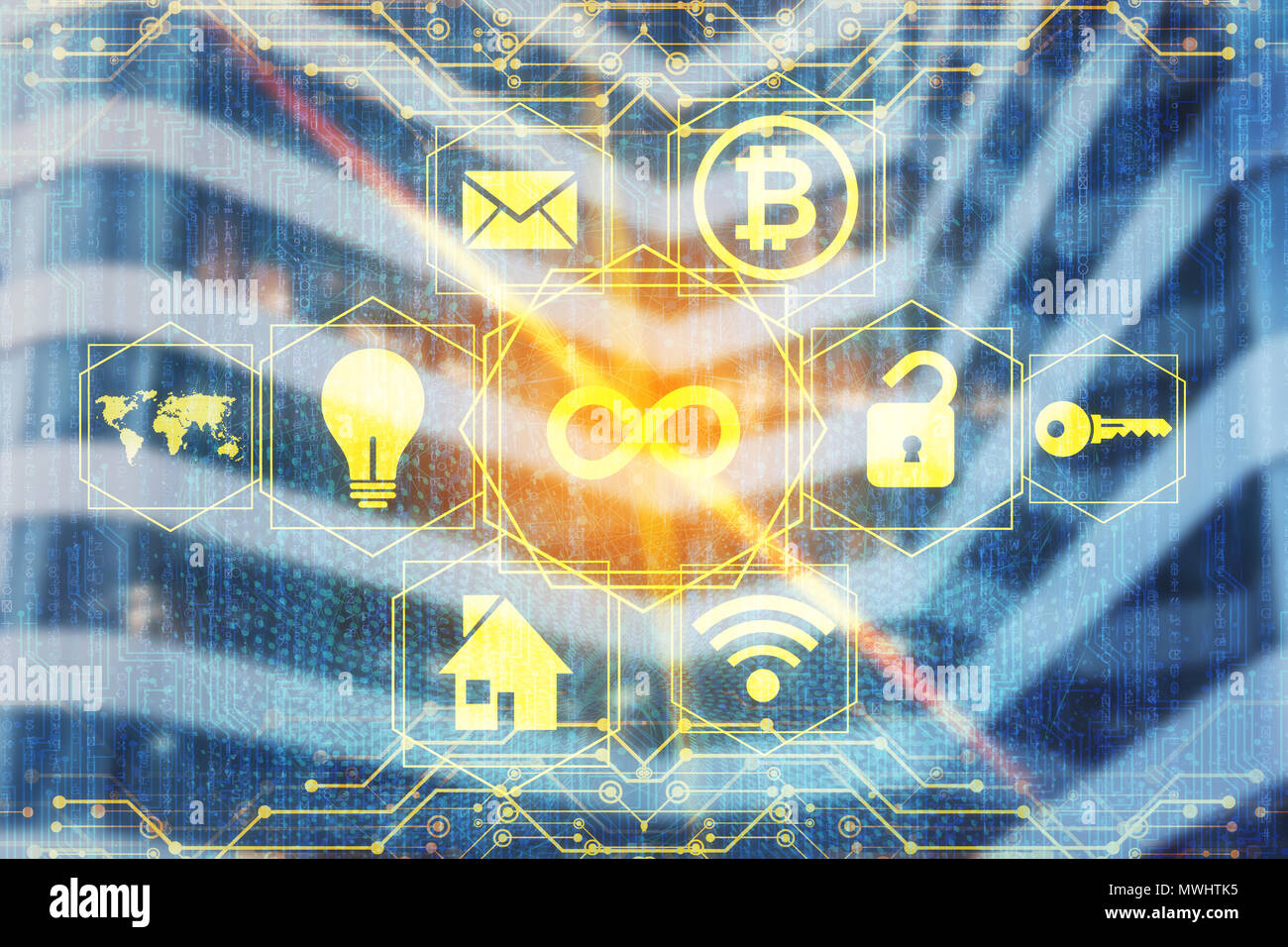 Écran tactile avec interface numérique golden icône infini au milieu donne accès illimité à l'ordinateur. Concept de la technologie moderne, la fin Banque D'Images