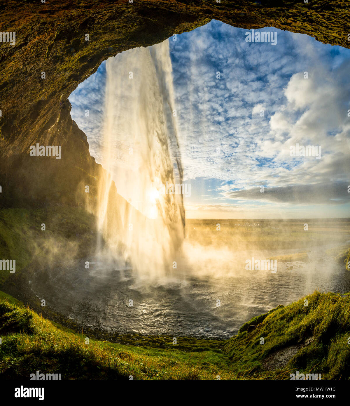 Cascade de Seljalandsfoss dans le sud de l'Islande le long de la Rocade Banque D'Images