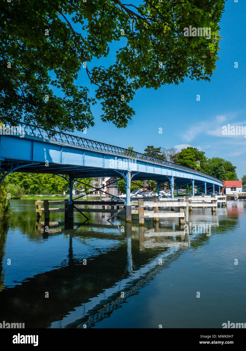 Beaconsfield, Beaconsfield, pont nr Maidenhead, Berkshire, Angleterre, RU, FR. Banque D'Images