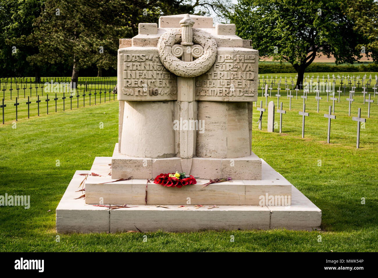 Monument commémoratif de guerre allemande dans la Première Guerre mondiale cemetery Neuville St Vaast, près d'Arras, France Banque D'Images