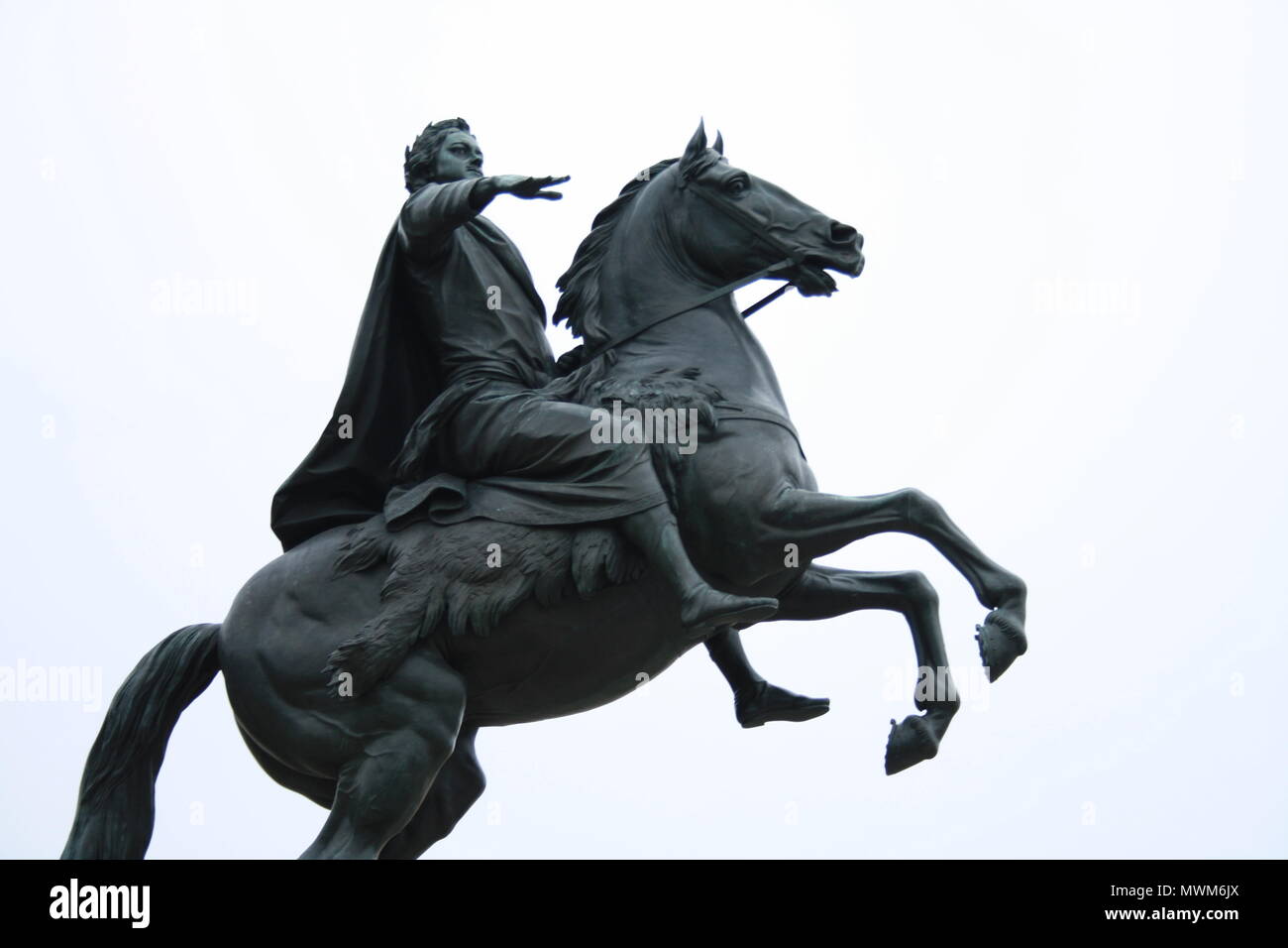 Cavalier de bronze, statue de Pierre le Grand à la place du Sénat à Saint-Pétersbourg, en Russie. Banque D'Images
