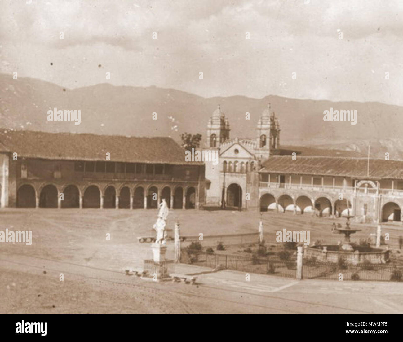 . Anglais : Plaza ayacucho 1920 . 15 octobre 2008, 20:11:26. 489 Plaza 1920 varie d'Ayacucho Banque D'Images