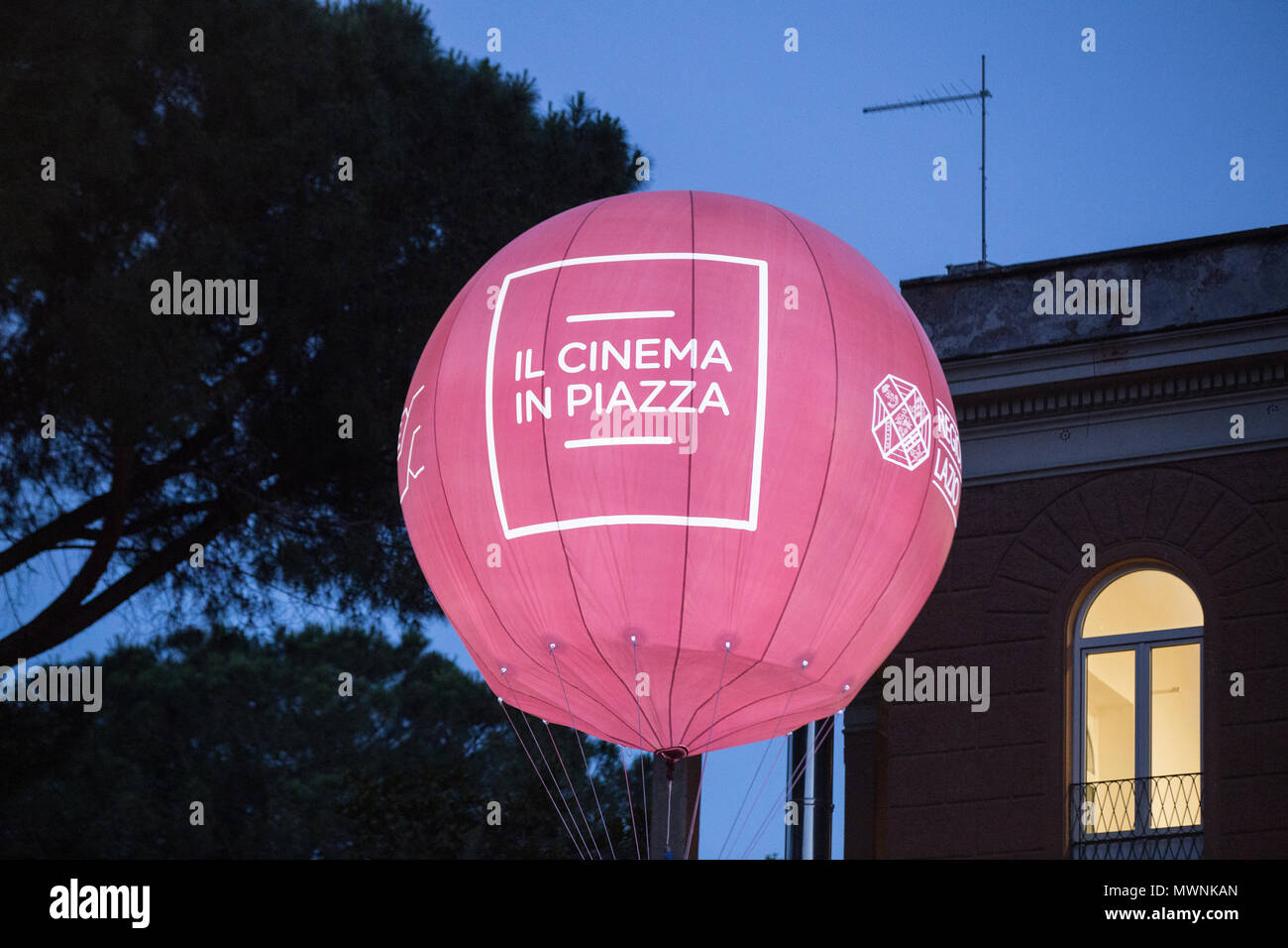 Rome, Italie. 01 Juin, 2018. Inauguration du cinéma 'ii' sur la place des arènes d'été organisé par l'Amérique Cinéma Piccolo' association au Lyceum Kennedy de Rome Crédit : Matteo Nardone/Pacific Press/Alamy Live News Banque D'Images