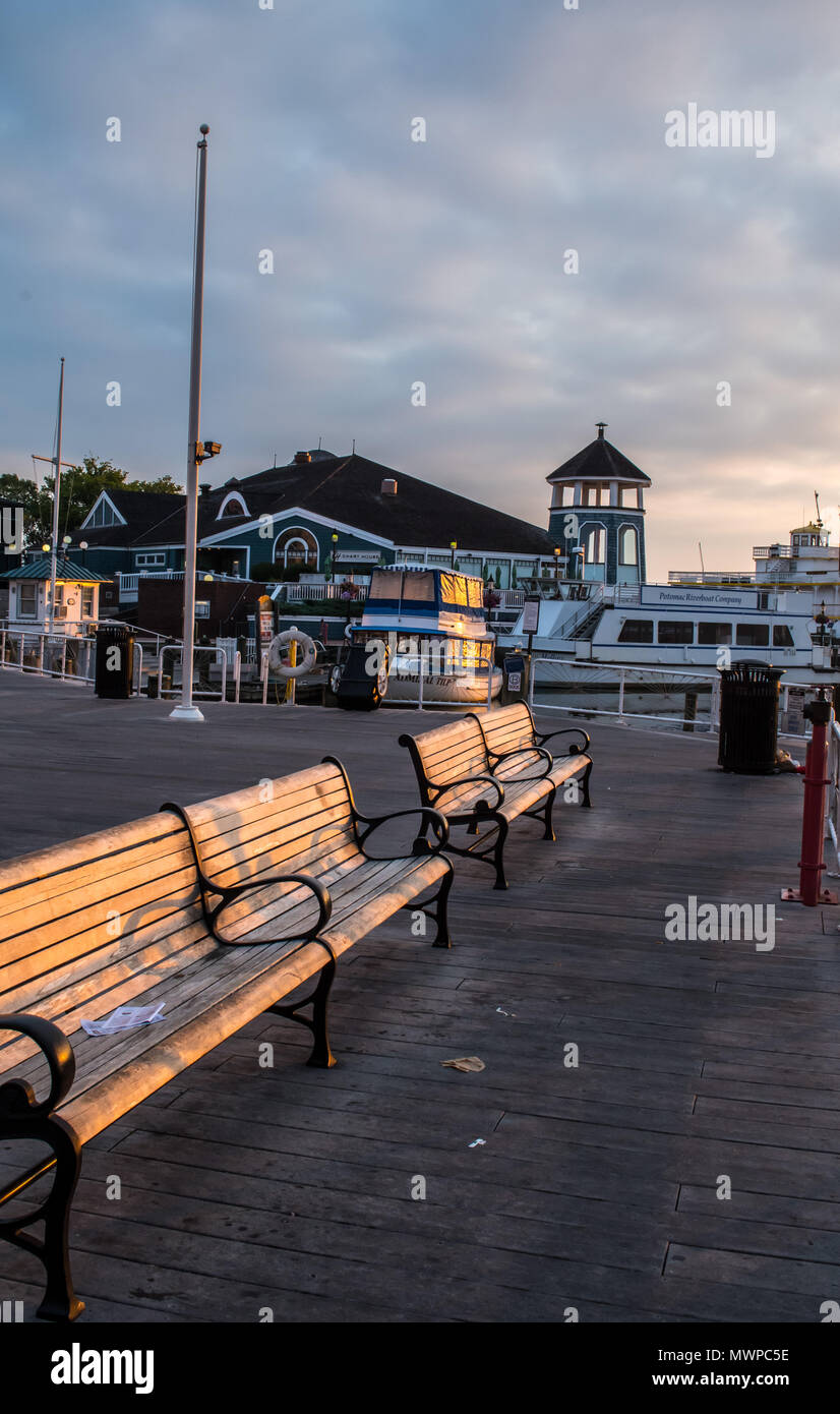 En vous baladant dans Alexandria, en Virginie, à l'extérieur de Washington DC et le fleuve Potomac. Paradis nautique, pittoresque et active la vie sur l'eau. La paix. Banque D'Images