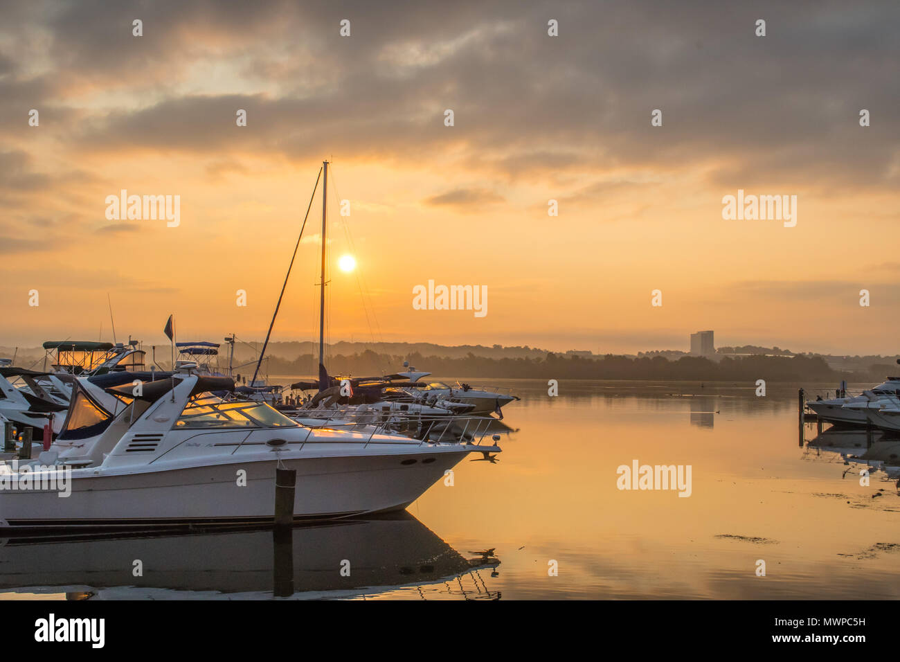 En vous baladant dans Alexandria, en Virginie, à l'extérieur de Washington DC et le fleuve Potomac. Paradis nautique, pittoresque et active la vie sur l'eau. La paix. Banque D'Images