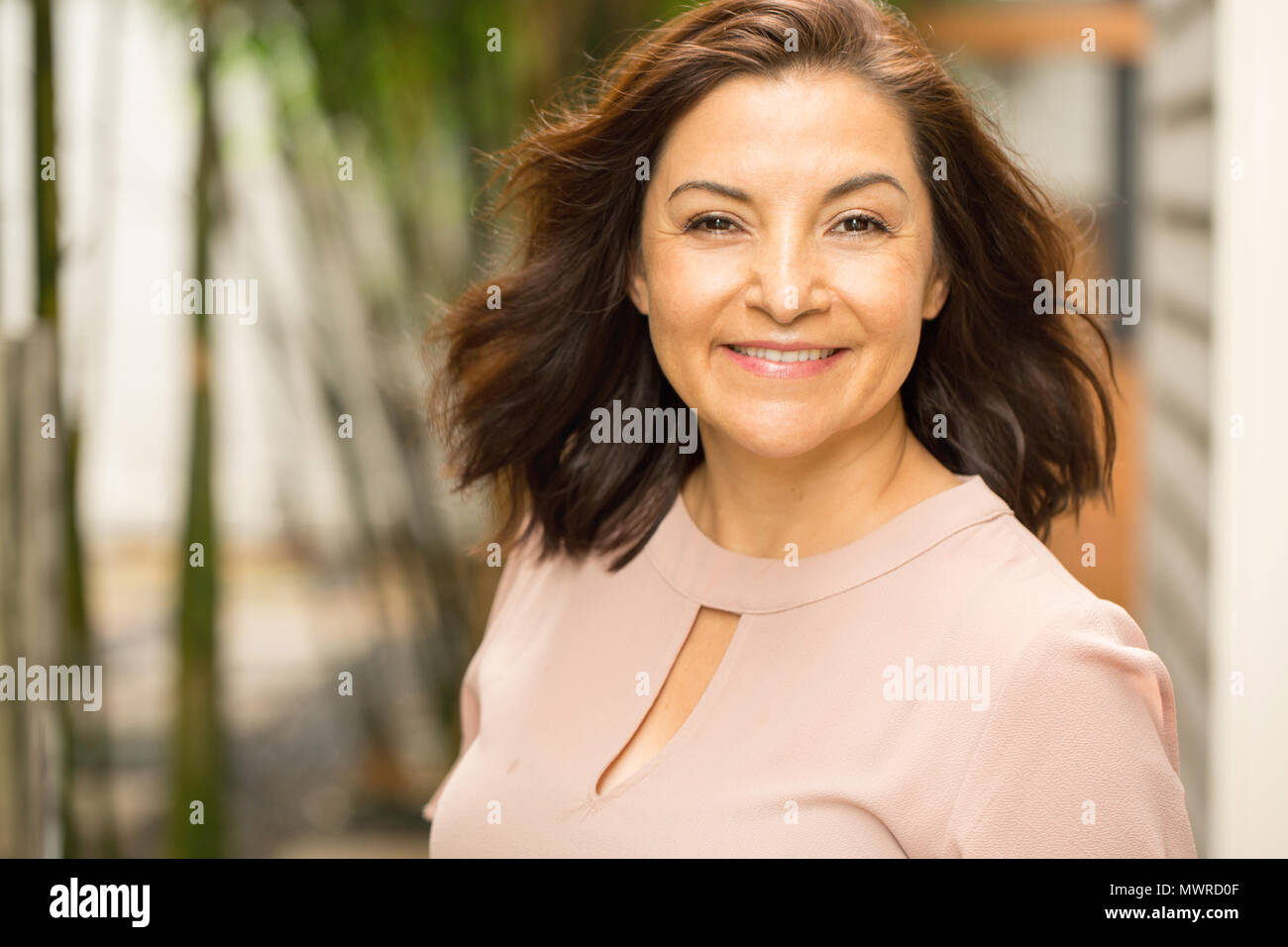 Hispnaic Happy woman smiling. Banque D'Images