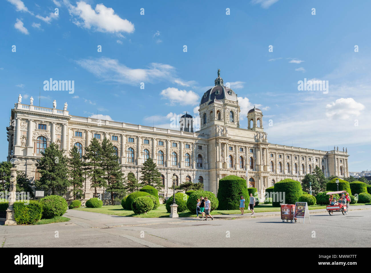 Vienne, Autriche, Juillet 1,2016 : extérieur tourné de Kunsthistorisches Museum (Musée d'histoire de l'Art), logé dans son palais, de fête sur Ringstrasse. Banque D'Images
