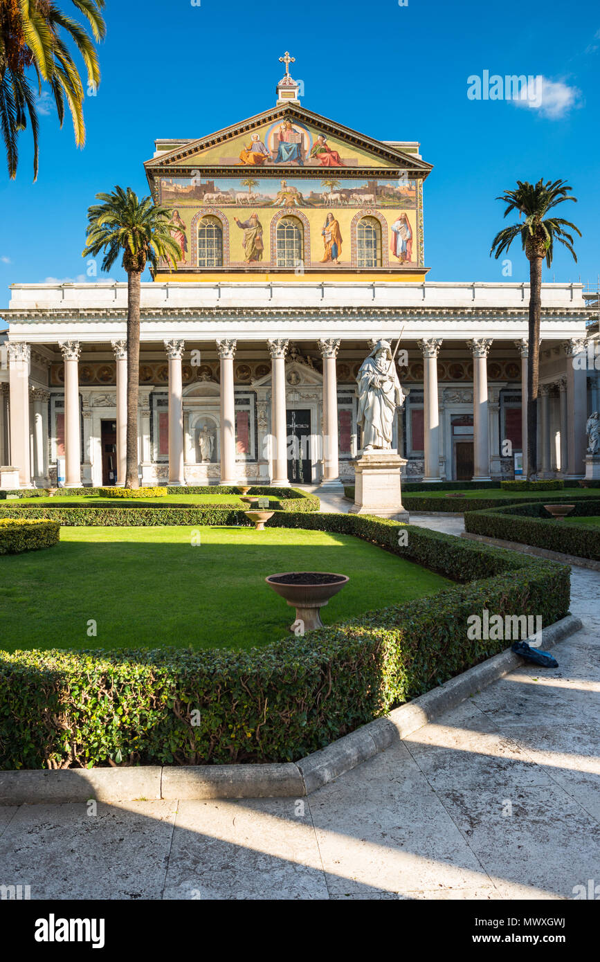 La Basilique Papale de Saint Paul hors les murs (Basilique Papale di San Paolo fuori le mura), Rome, Latium, Italie, Europe Banque D'Images