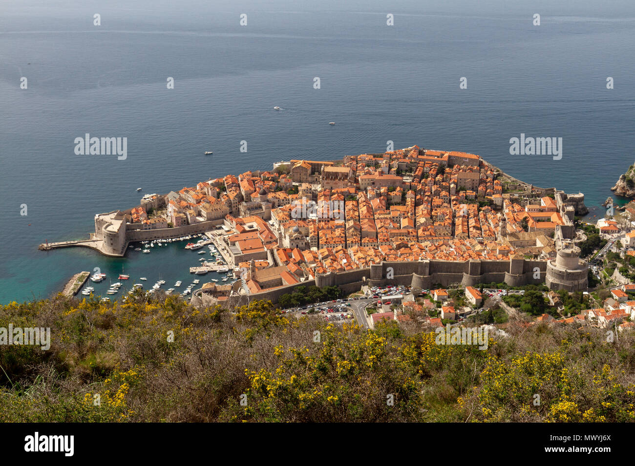 Vue depuis le mont Srd à la vieille ville de Dubrovnik, Croatie. Banque D'Images