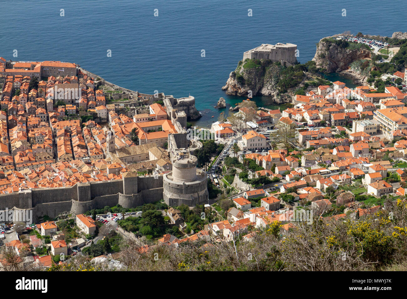 Vue depuis le mont Srd de la vieille ville de Dubrovnik, Croatie l'accent sur la Tour Minčeta, partie de l'enceinte historique de Dubrovnik.. Banque D'Images