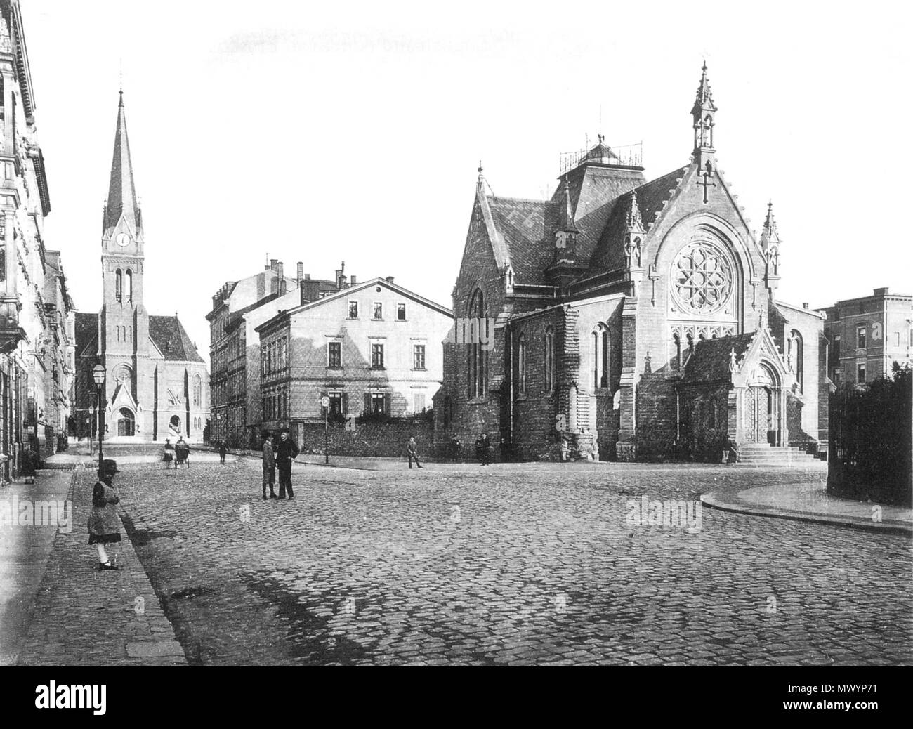 . Anglais : Ancienne église anglo-américaine à Leipzig, Sebastian-Bach-Strasse 1 angle Schreberstrasse, vue depuis le nord-ouest (détruit) 1943/45 ; à gauche l'Église Lutherkirche Deutsch : Guinée Anglo-amerikanische Kirche in Leipzig, Sebastian-Bach-Straße 1 Ecke Schreberstraße, Ansicht von Nord-Westen zerstört (1943/45) ; liens die Lutherkirche . vers 1900. Anglo-amerikanische inconnu 47 Kirche Leipzig Banque D'Images