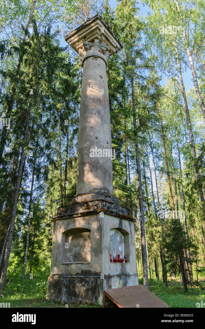 Colonne en l'honneur de la première Constitution en Europe, adopté dans la Pologne-lituanie du 3 mai 1791. Liavonpal, Bélarus Banque D'Images