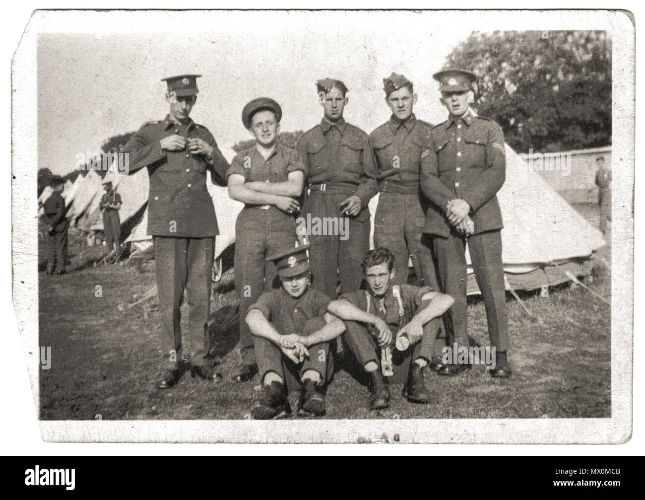 Groupe de soldats à un camp d'entraînement, Liverpool, UK 1939, Seconde Guerre mondiale Banque D'Images