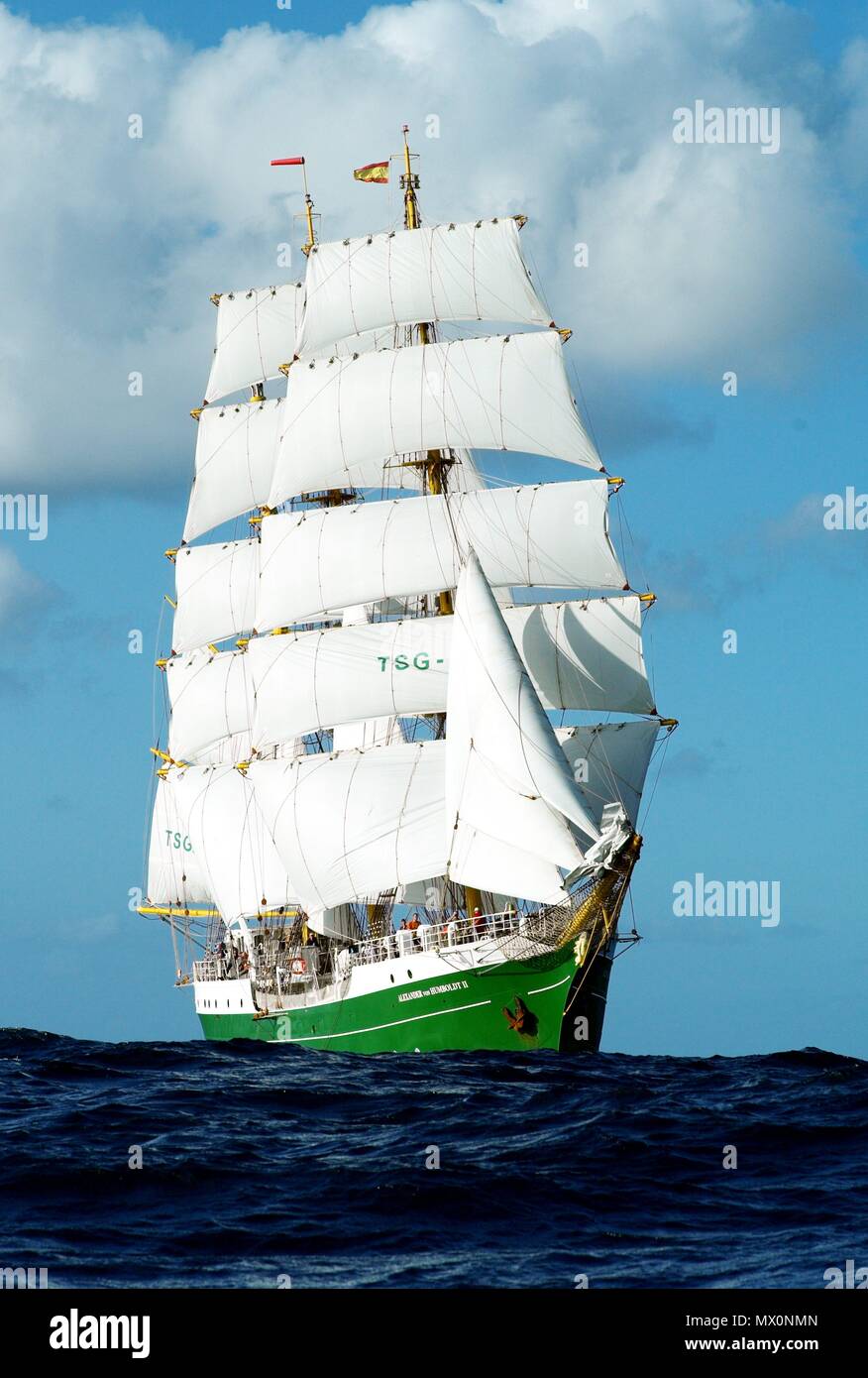 Dans l'impressionnant défilé windjammer baie de Kiel. Windjammer sous voiles. Individuellement ou dans le splendide panorama. Banque D'Images