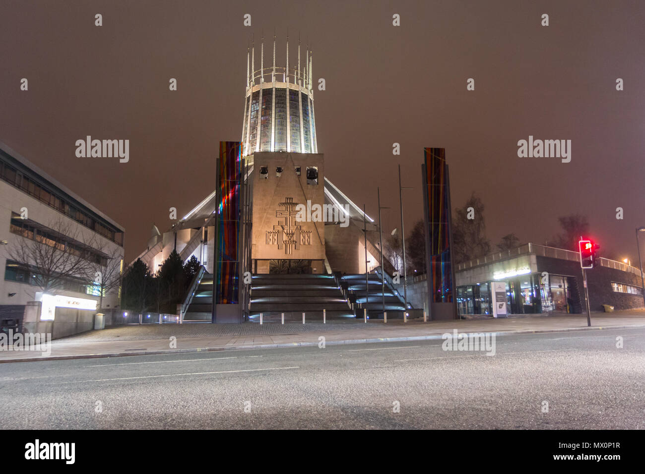 Liverpool Metropolitan Cathedral at night Banque D'Images