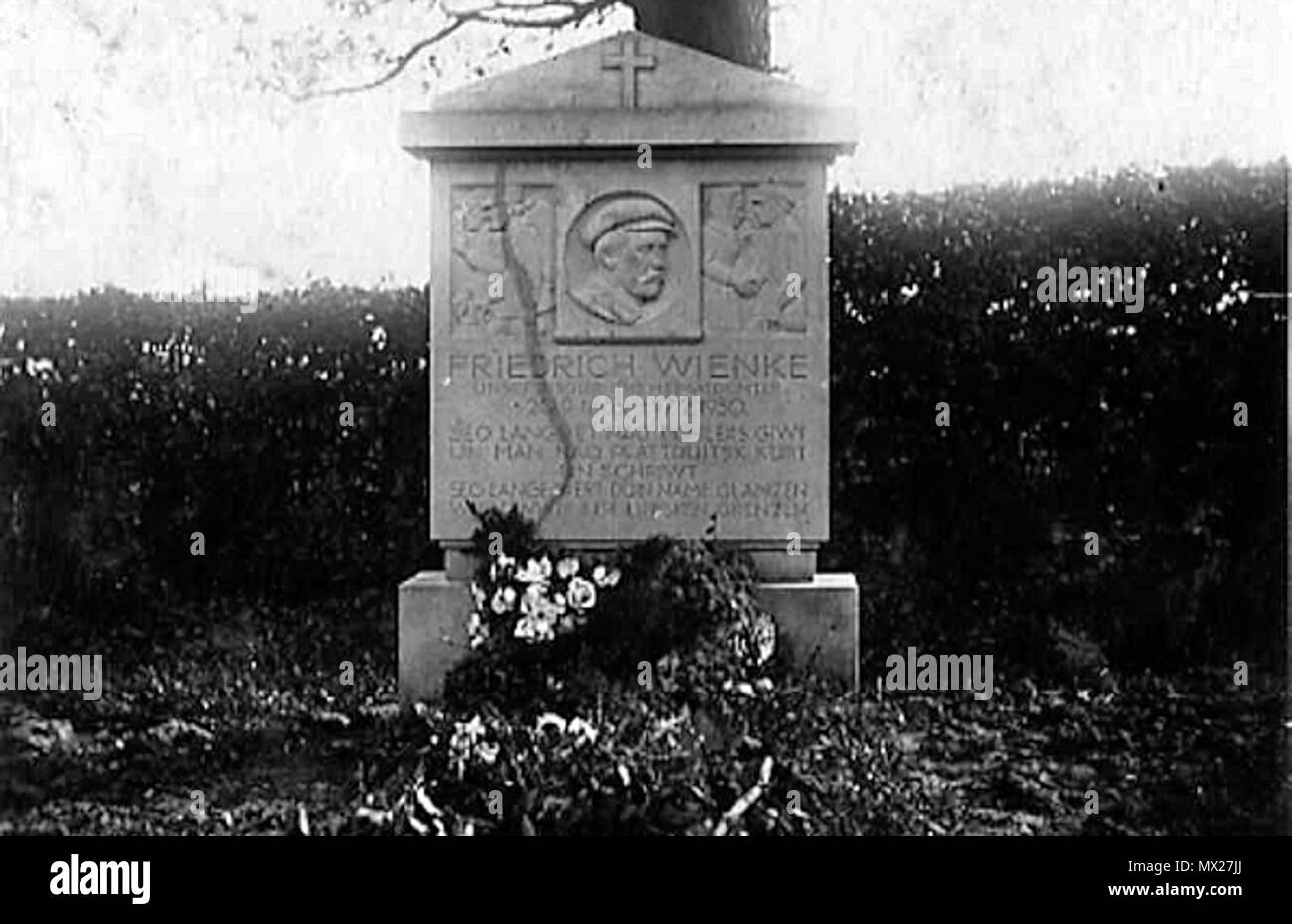 . Plattdüütsch : Graff van den Däudenhoff Friedrich Wienke jusqu'en Brokelsüik . 16 septembre 2013, 21:30:27. Inconnu 252 Grab wienke 1930 Banque D'Images