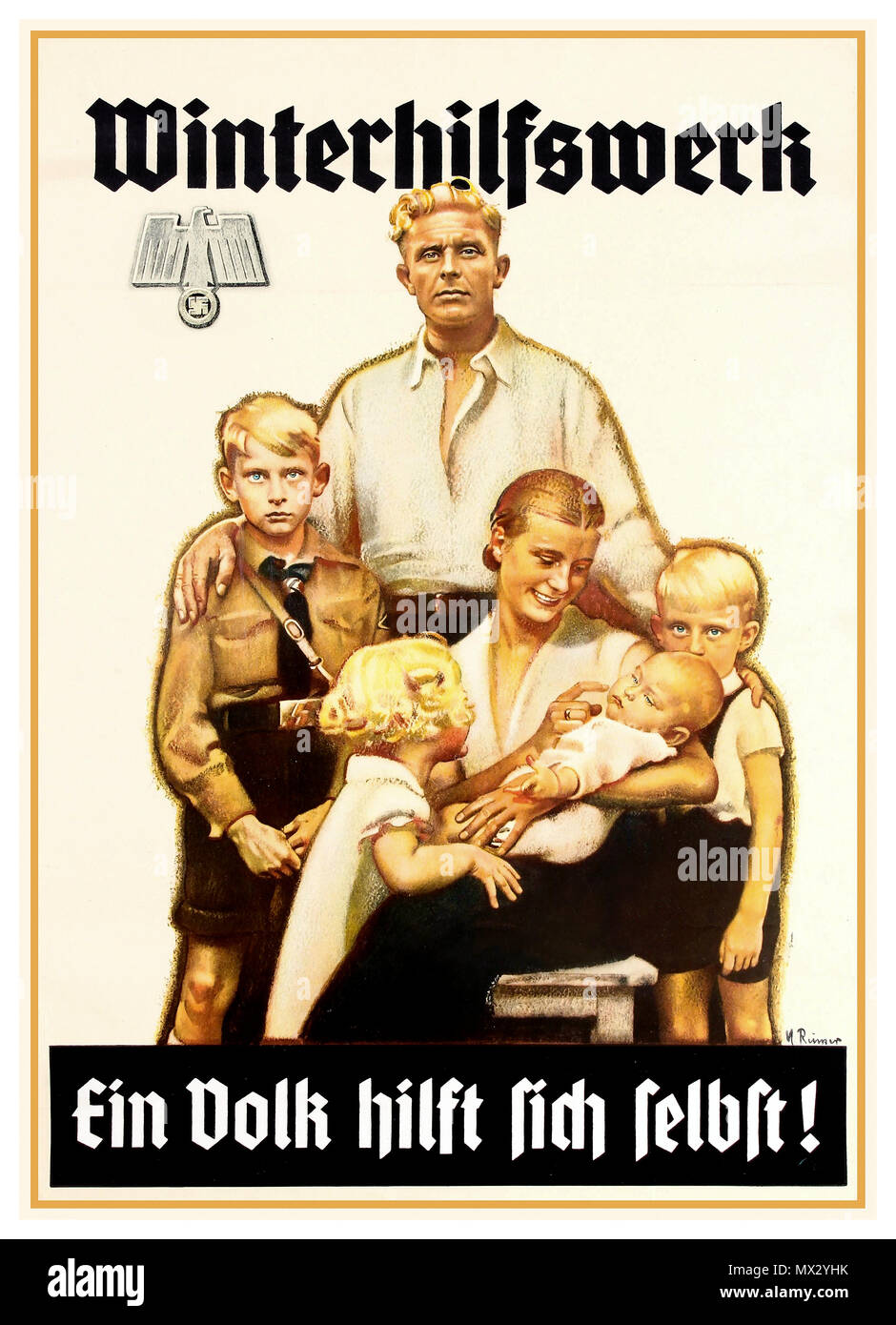 'Winterhilfswerk' Vintage 1940's WW2 Nazi Propaganda Poster avec stéréotypé nazi «idéal» blond aryen groupe de six familles allemandes, dont un garçon en uniforme de la jeunesse hitlérienne, promouvant une œuvre de charité nazie pour aider les autres dans le besoin. La famille de l'Allemagne nazie est baignée dans une lumière chaude et brillante. 'Winterhilfswerk' Allemagne nazie Seconde Guerre mondiale Seconde Guerre mondiale WINTERHILFSWERK - EIN VOLK HILFT SICH SELBST! [TRAVAIL DE SECOURS HIVERNAL - UN PEUPLE S'AIDE LUI-MÊME] Banque D'Images