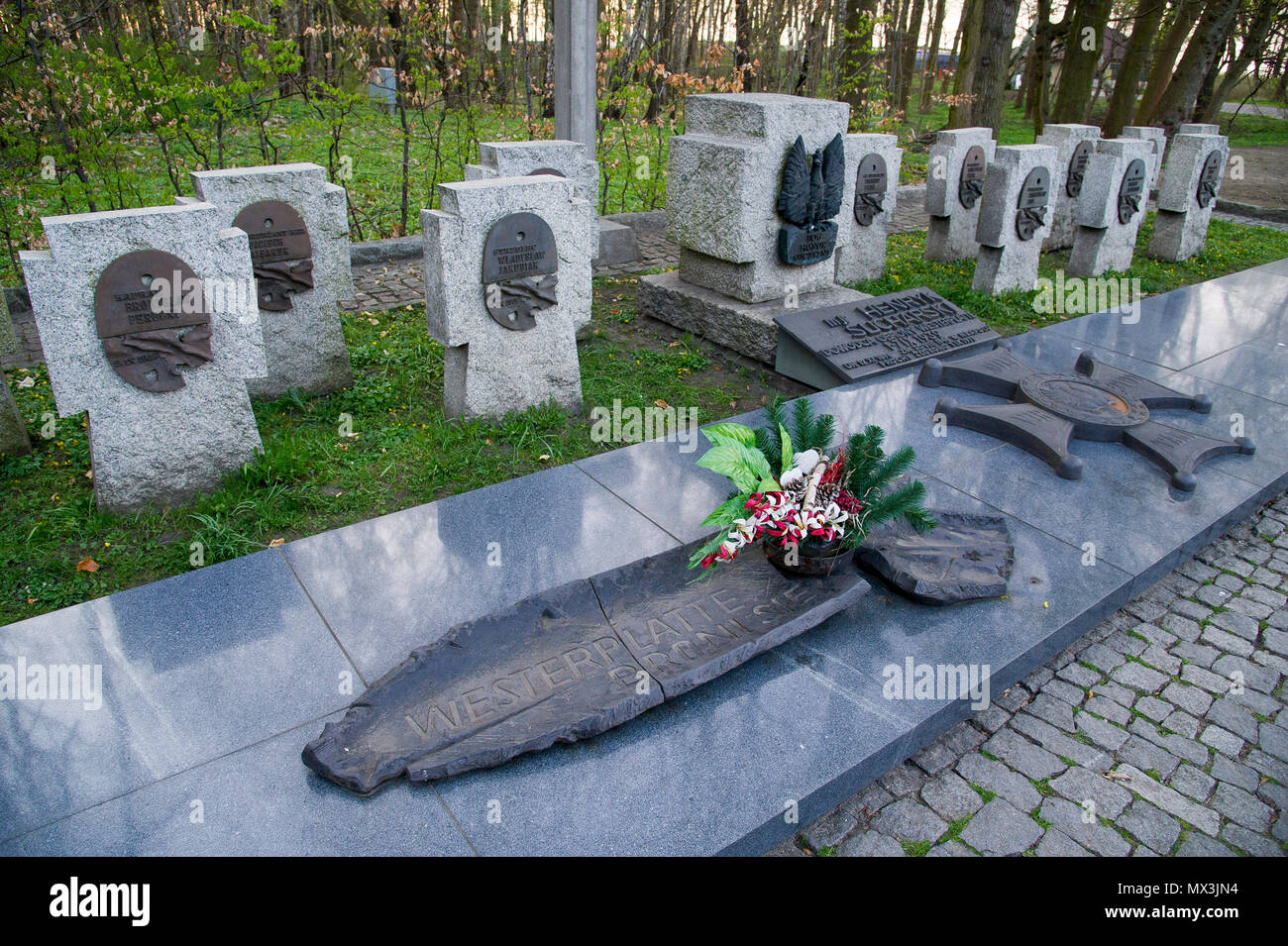 Cimetière de guerre sur un lieu d'Wartownia nr 5 (no 5) de garde ancien Wojskowa Skladnica Tranzytowa (Polish Transit militaire Depot) établies au cours de Banque D'Images