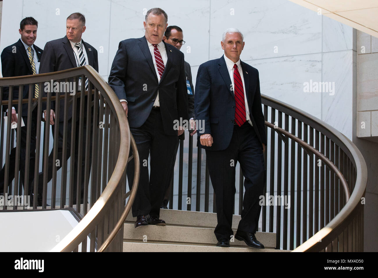 Vice-président Mike Pence arrive au Capitole. Banque D'Images