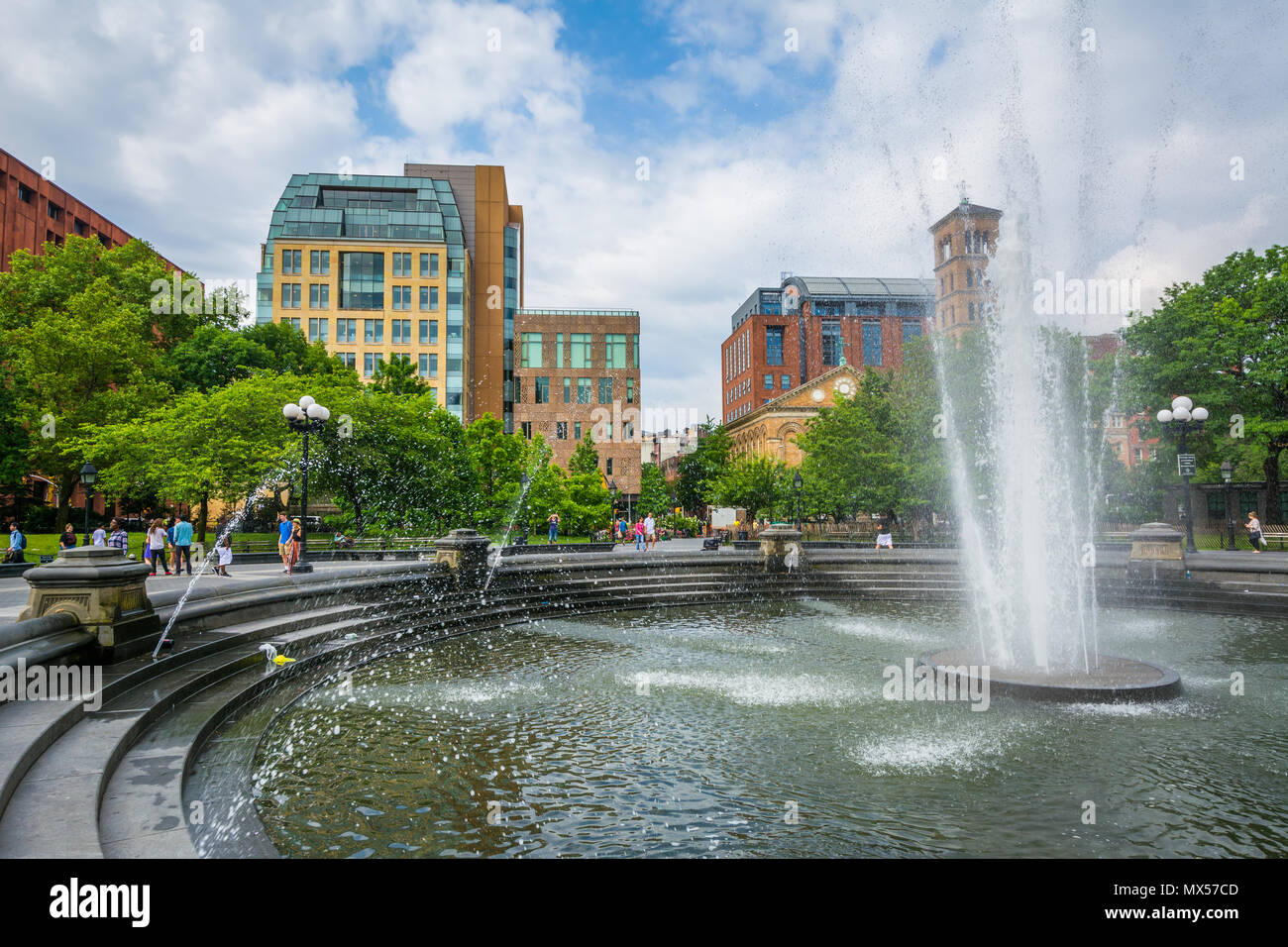 La fontaine à Washington Square Park à Greenwich Village, Manhattan, New York. Banque D'Images