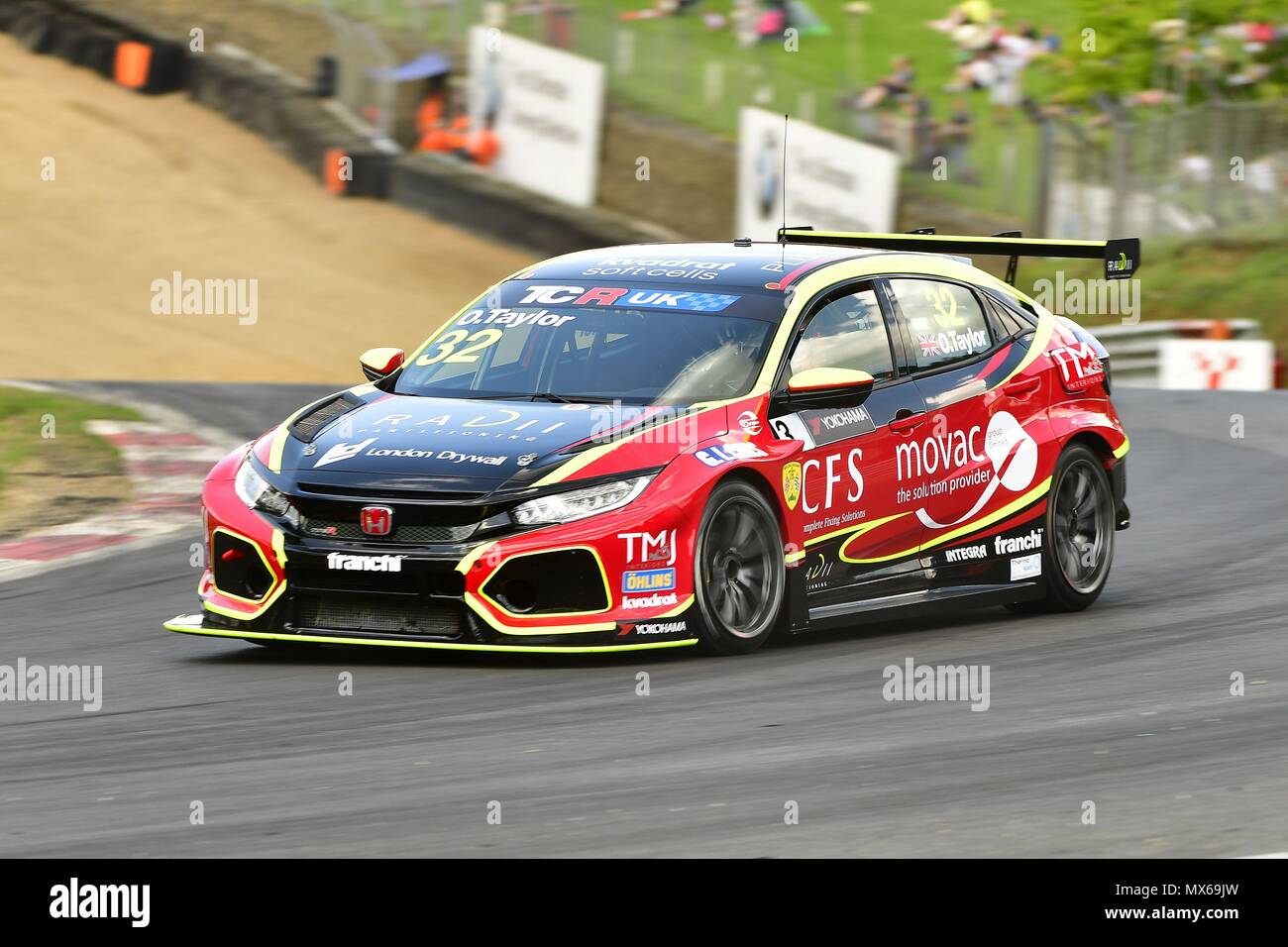 Ollie Taylor prend la deuxième place lors de la ronde 5 de TCR UK 2018 à Brands Hatch Banque D'Images