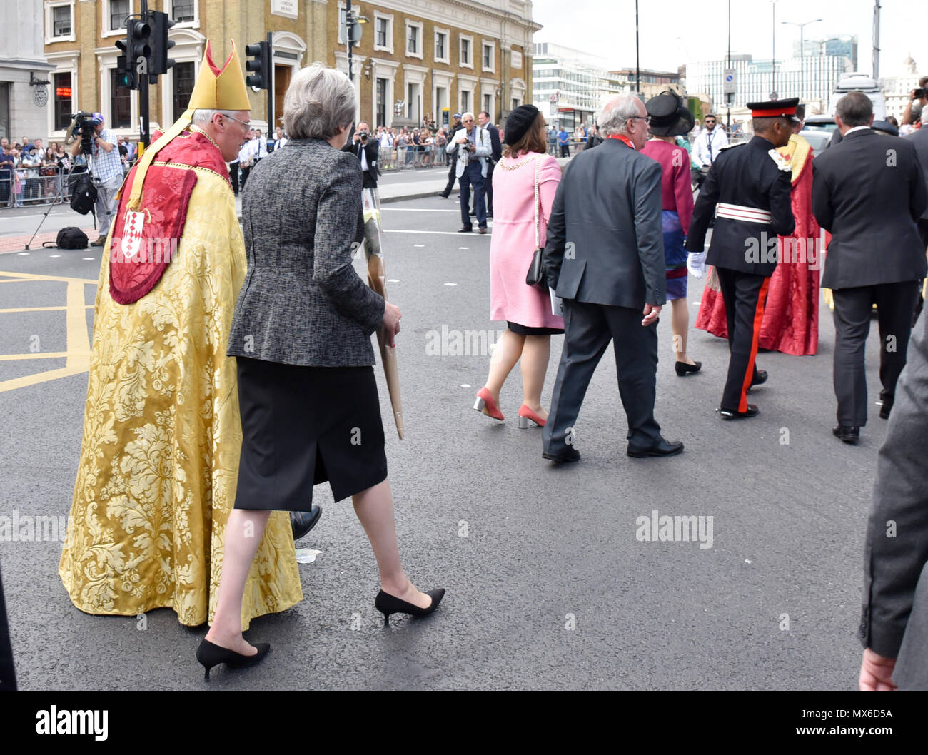 London Bridge, London, UK. 3e juin 2018. Le premier anniversaire de l'attaque terroriste de London Bridge est commémoré. Theresa May, Doyen de Southwark. Crédit : Matthieu Chattle/Alamy Live News Banque D'Images