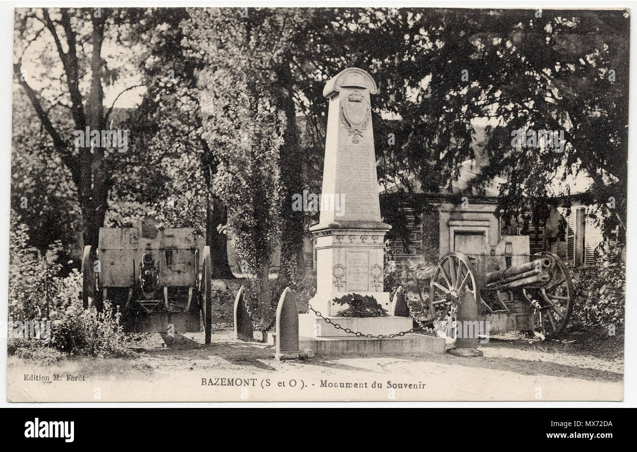 . English : Monument aux morts du village de Bazemont . 6 octobre 2014, 10:58:54. Inconnu 77 BazemontMonumentMorts Banque D'Images