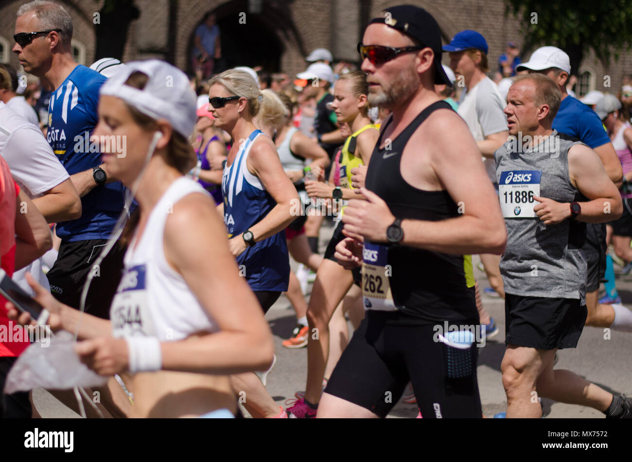 Stockholm, Suède - 2 juin 2018. Le début du 40e marathon de Stockholm 2018 en conditions très chaudes. Banque D'Images