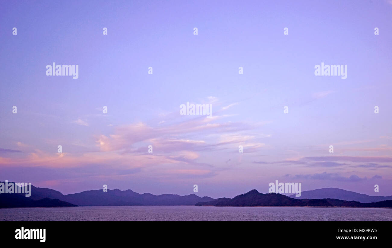 La photographie de paysage naturel, les montagnes, les océans, les nuages et le ciel Banque D'Images