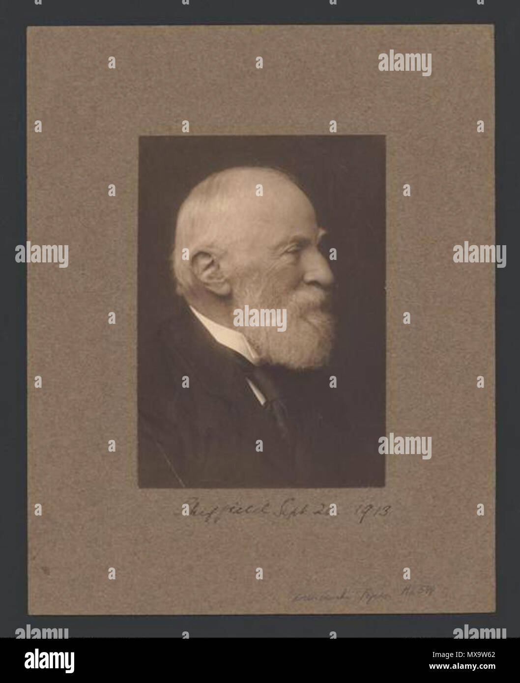 . Portrait photographique de Gracius Broinowski ?, un dix-neuvième siècle et naturaliste australien illustrator zoologique. L'identification par l'utilisation de 'conservateur' sac sur titre. L'inscription donne 'Sheffield, le 20 septembre 1913', quelque peu curieux que le sujet est mort en avril de la même année. avant 1913. La même collection détient une image de l'objet plus jeunes évidemment.. Gracius Broinowski inconnu 252 1913 Banque D'Images